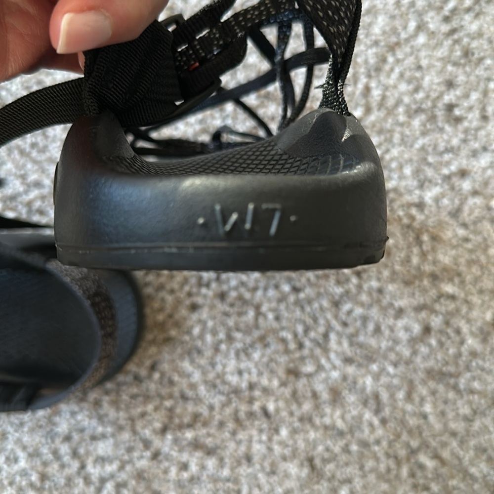 CHACO ZX/2 Zvolve WOMEN Size 7 Strappy Toe Loop Dark Dash, EEUC - Picture 8 of 8